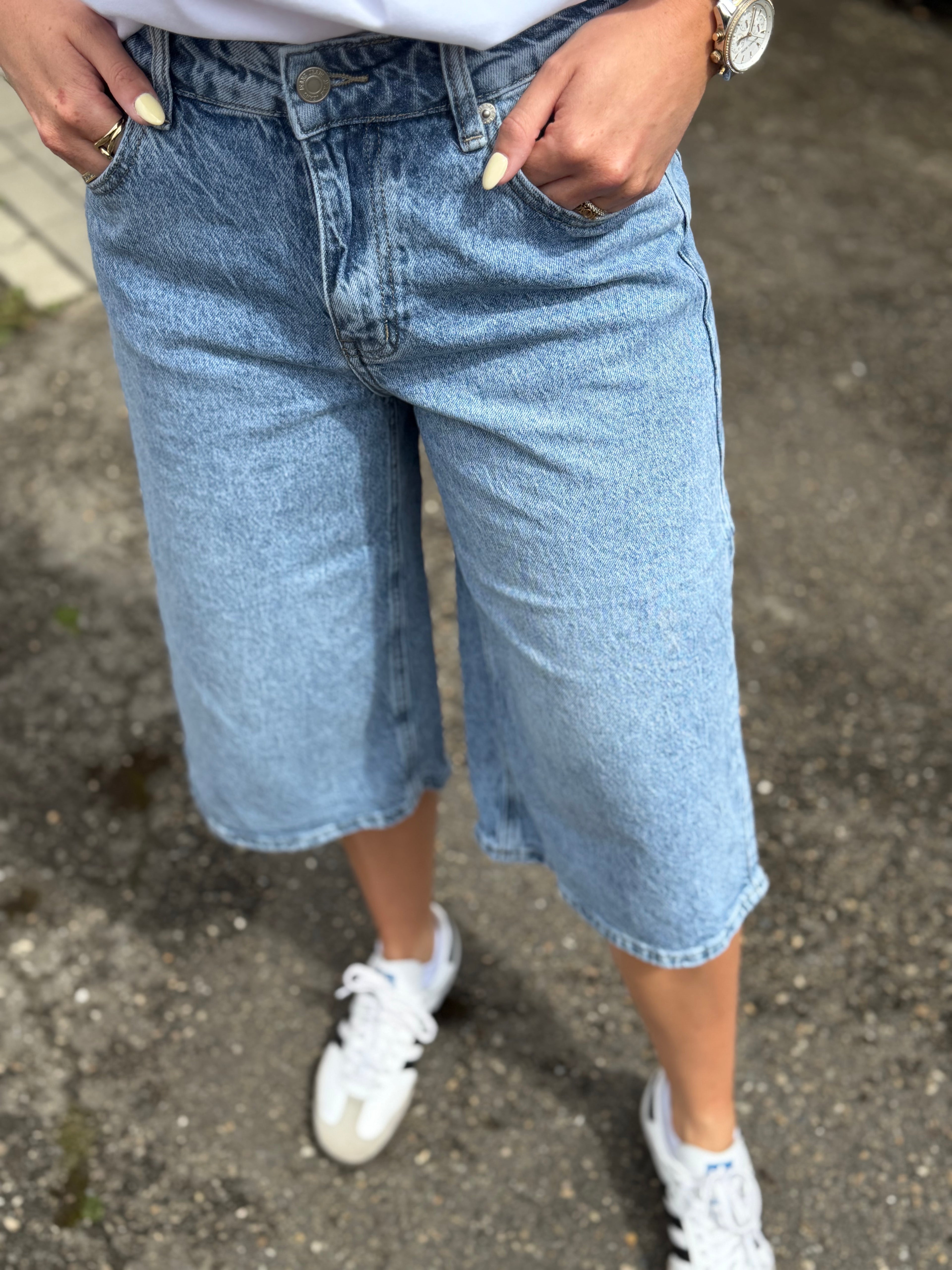 Juna Bermuda short