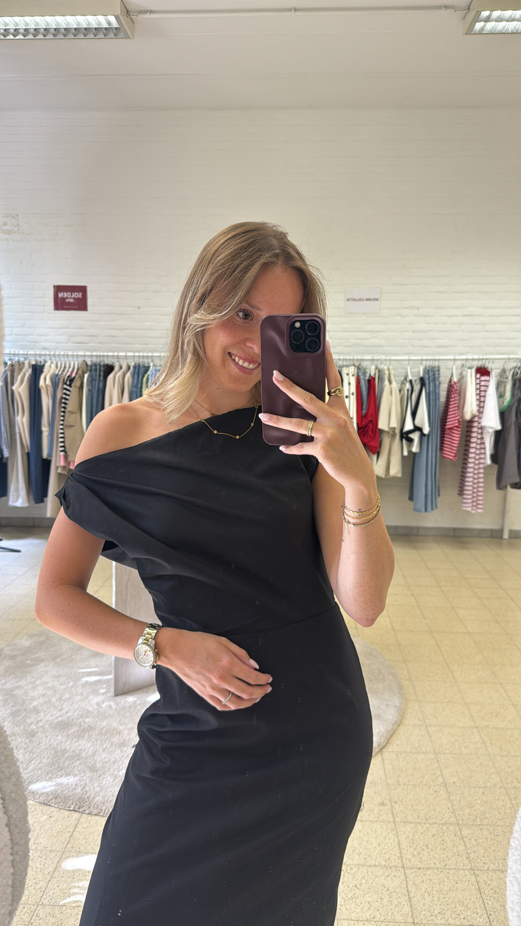 Selena Off-Shoulder Jurk