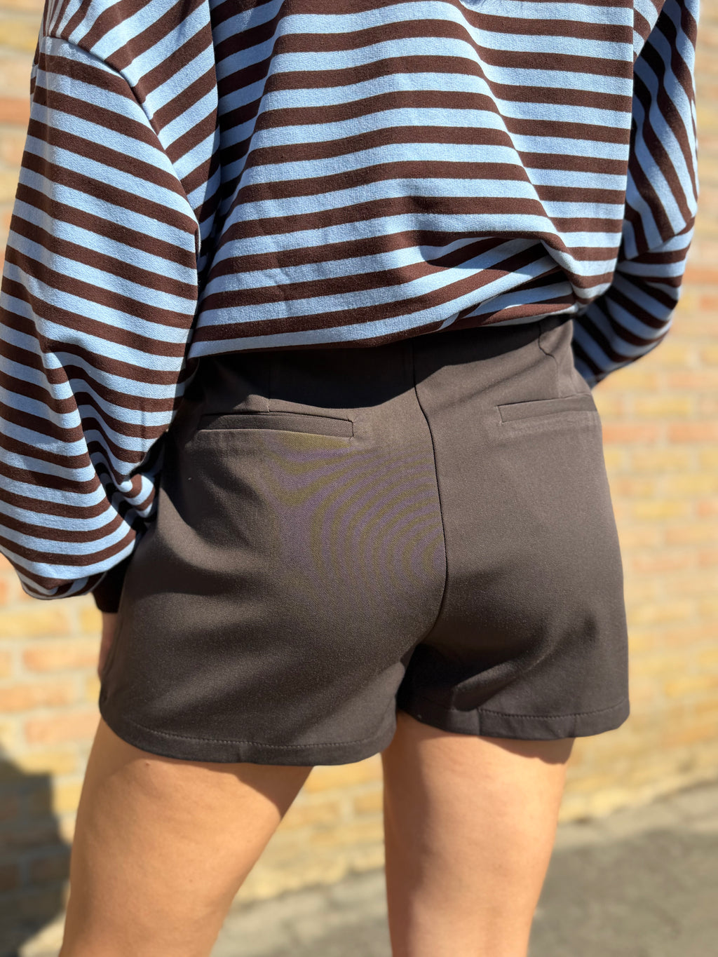 Avery short