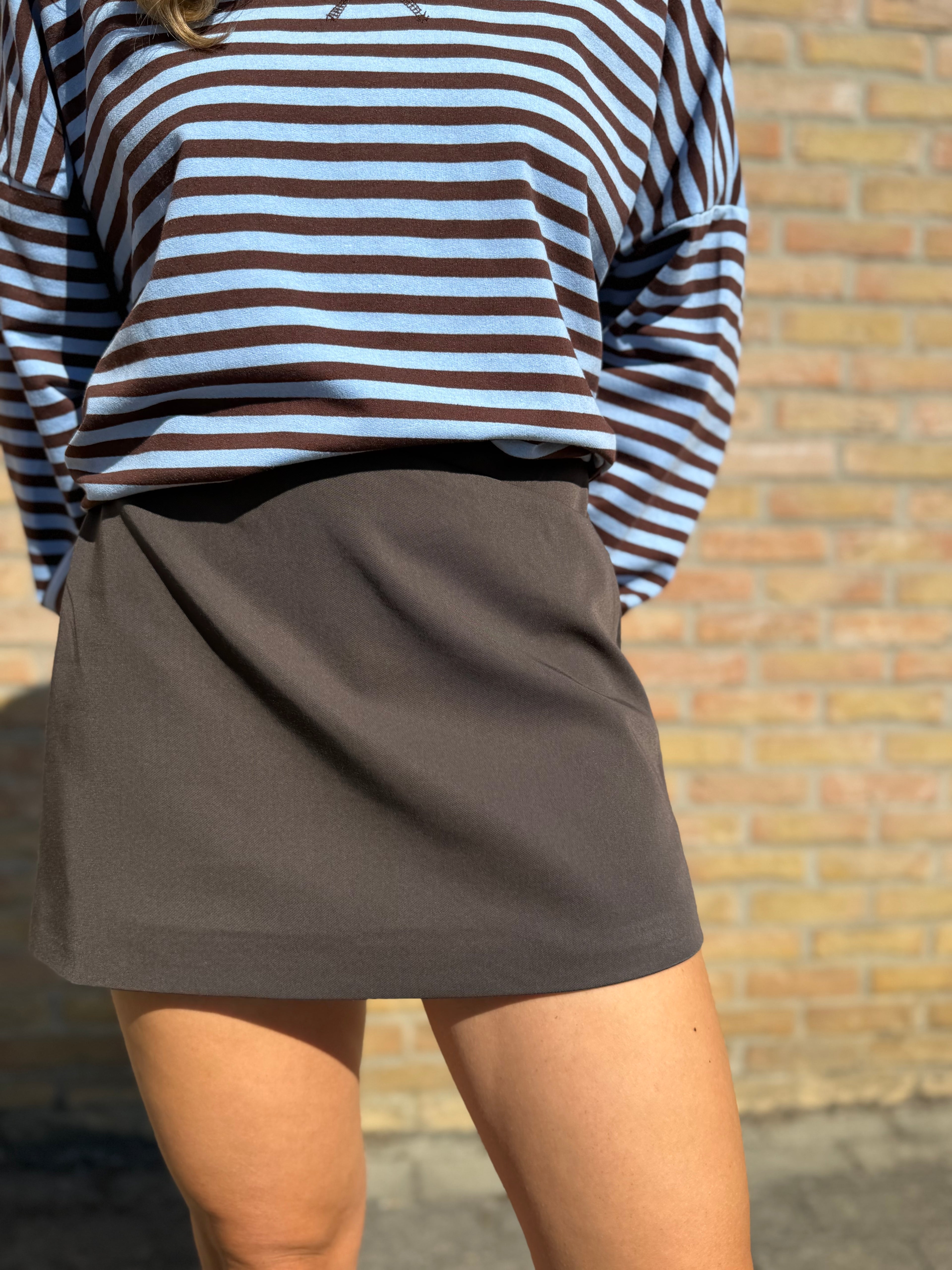 Avery short