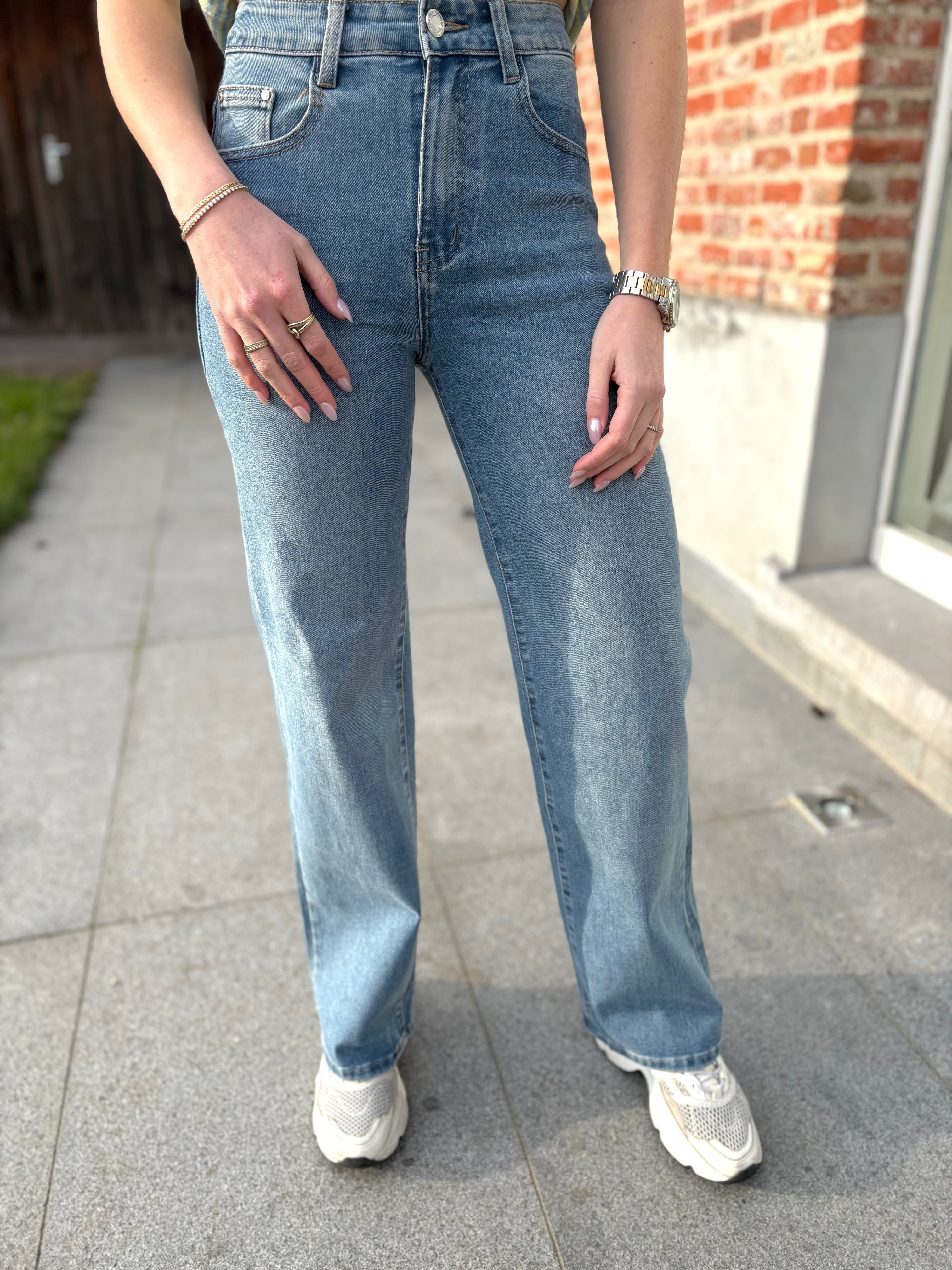 Mila jeans - straight model
