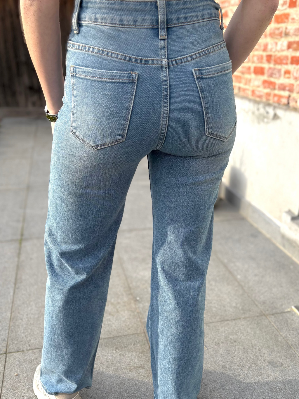 Mila jeans - straight model