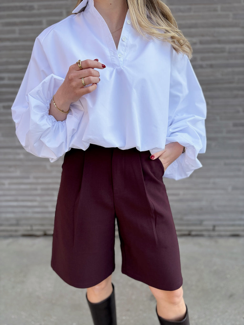 Linn bordeaux short