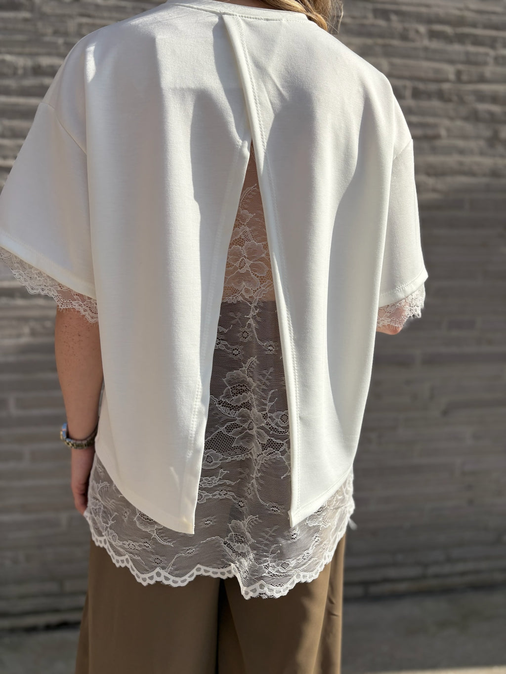 Amoura t-shirt wit